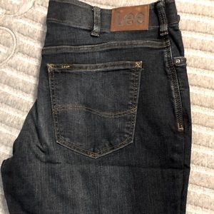Lee Jeans stretch. 38x32. Never worn.